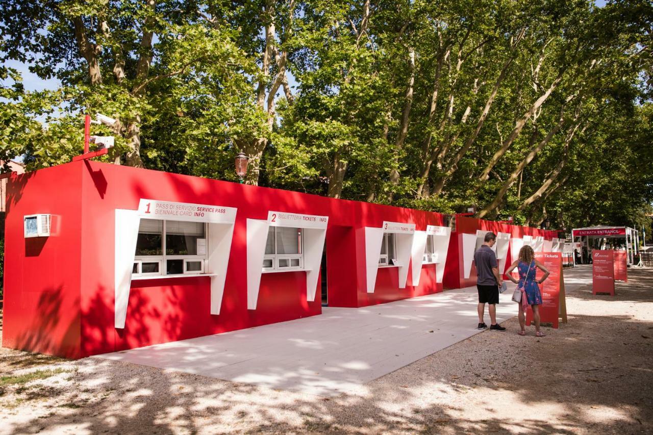 Venezia Biennale Bianco & Rosso Apartment Bagian luar foto